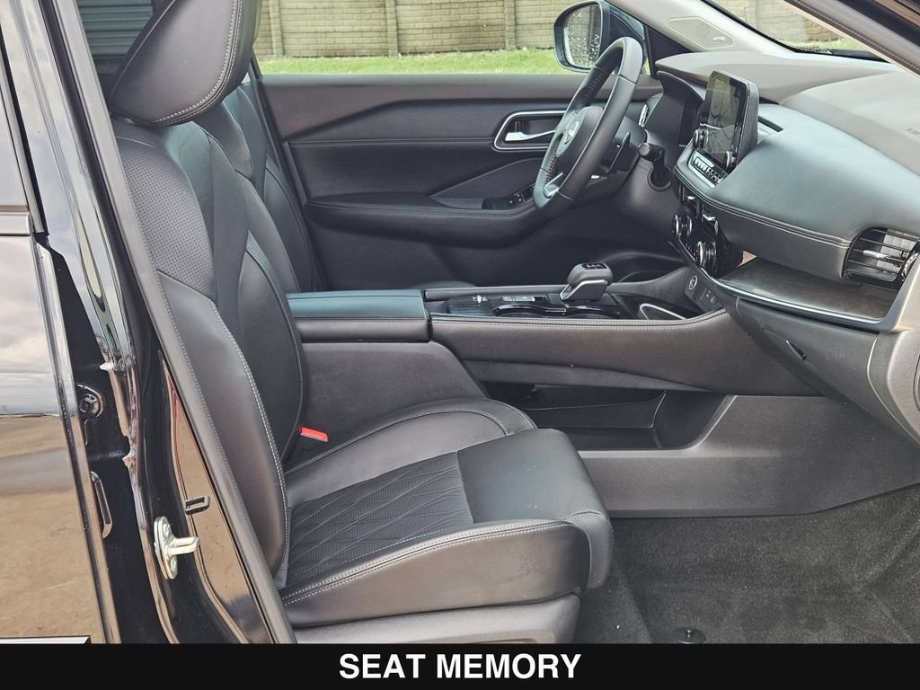 Used 2023 Nissan Rogue Platinum FWD image 31