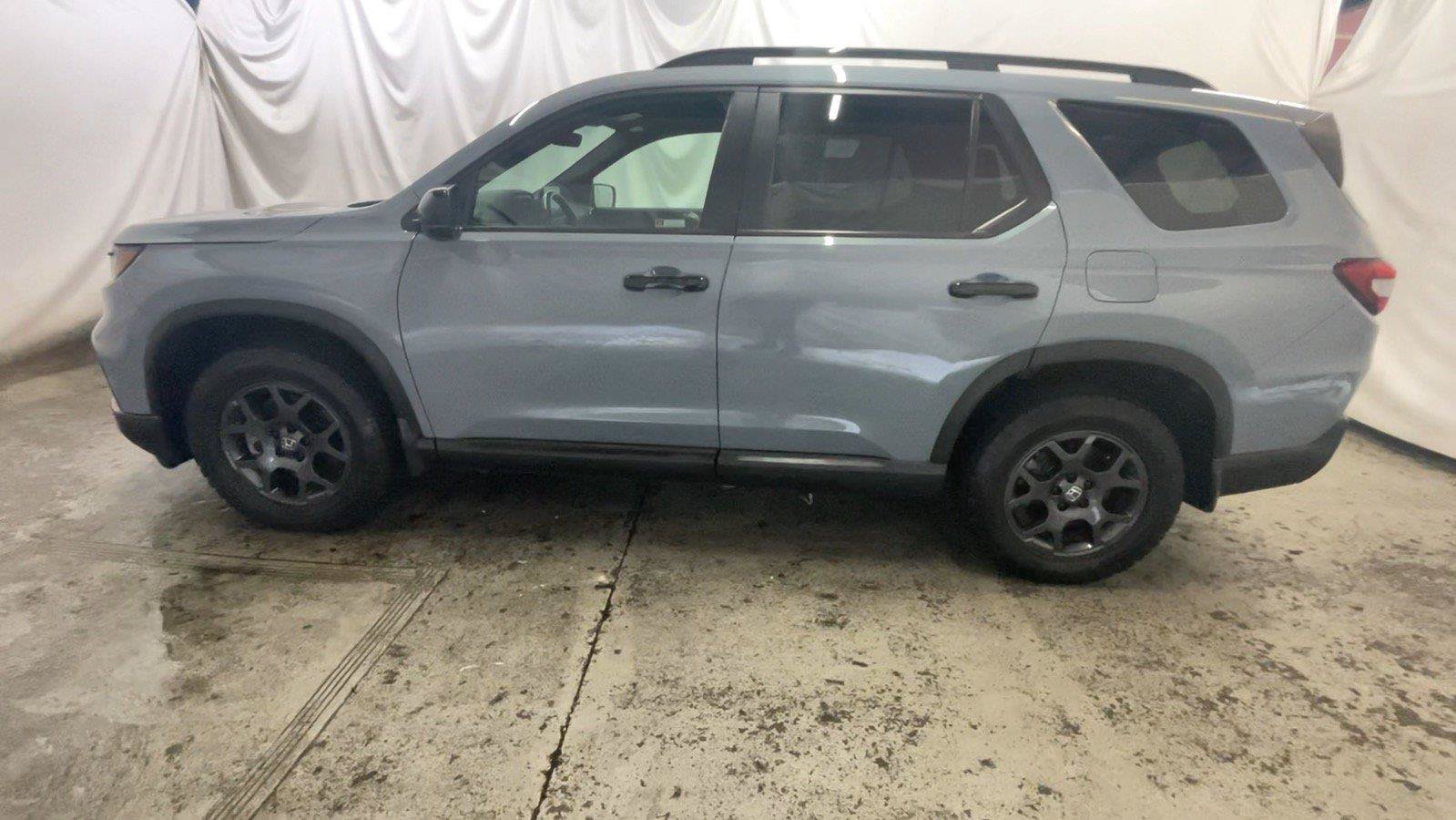 Certified 2024 Honda Pilot TrailSport image 13