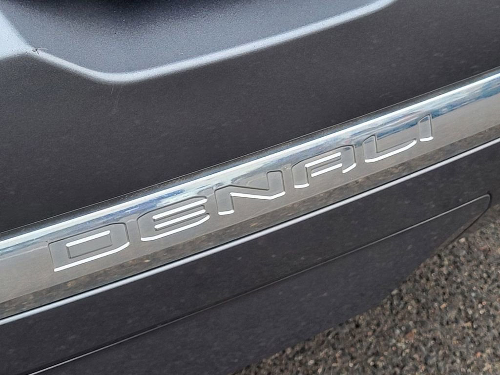 Used 2020 GMC Acadia Denali w/ Denali Ultimate Package image 8