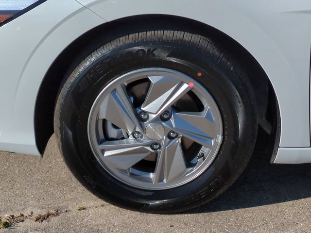 New 2026 Hyundai Elantra SE FWD image 11