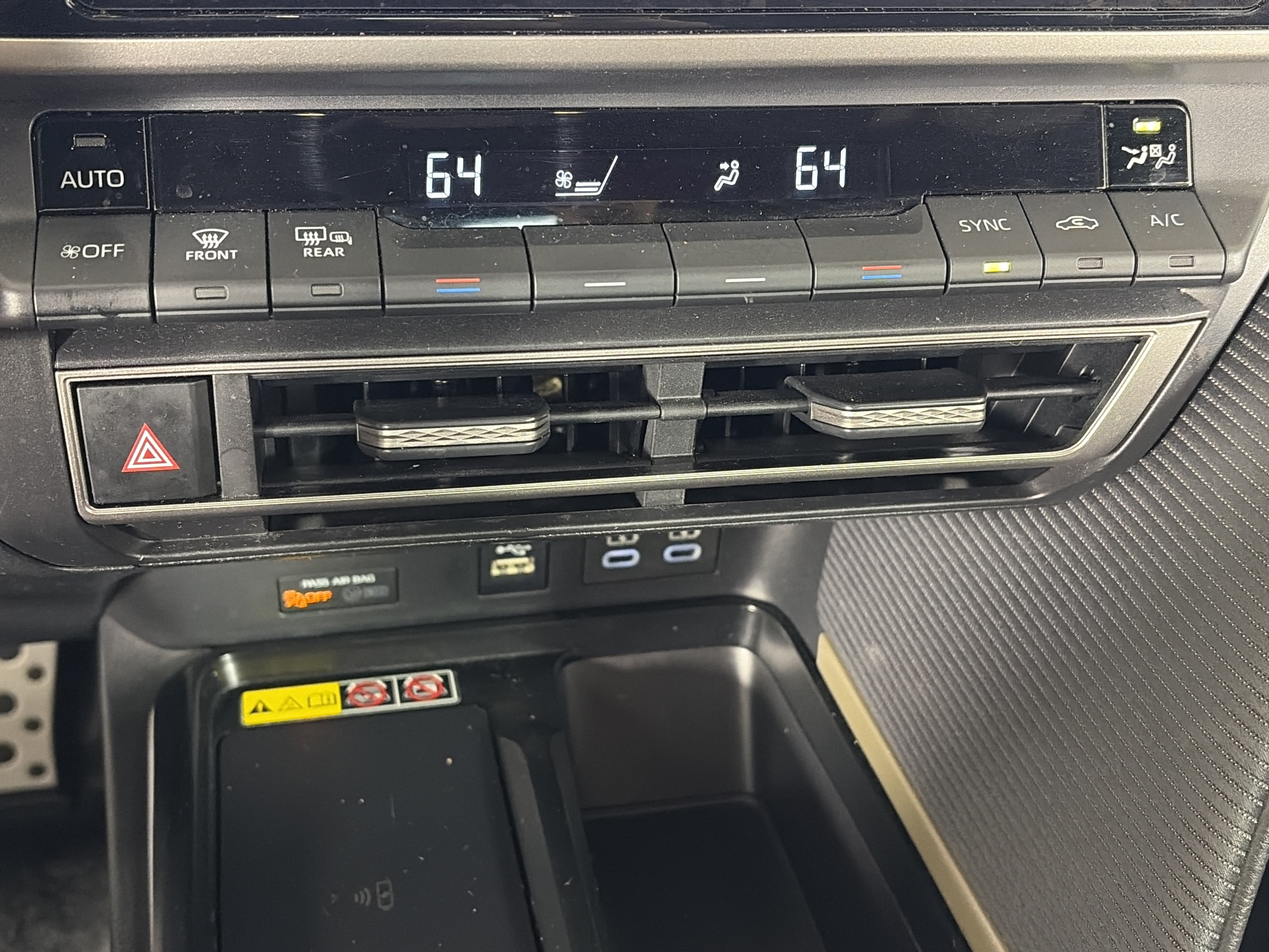 Used 2025 Toyota Camry SE FWD image 22