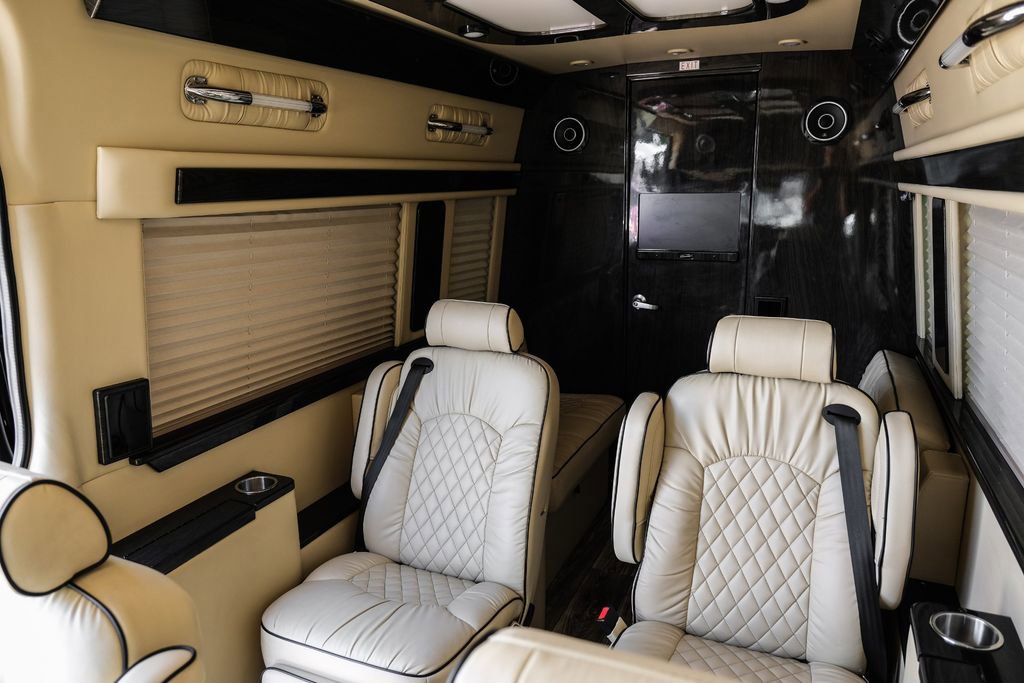 Used 2020 Mercedes-Benz Sprinter 3500 w/ Windows All Around Package image 40