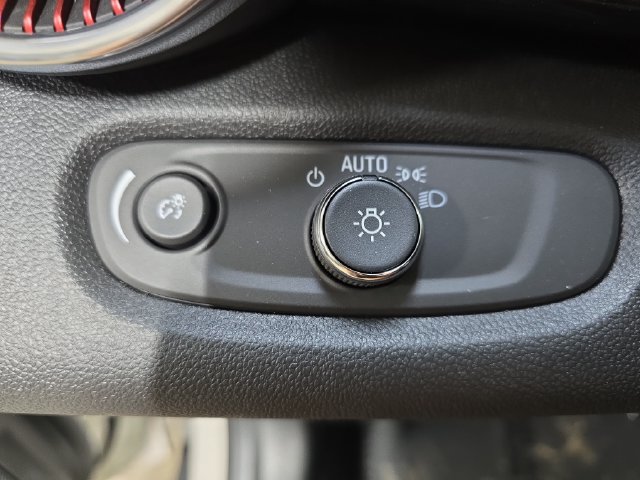 New 2026 Chevrolet Trax RS w/ Driver Confidence Package FWD image 27