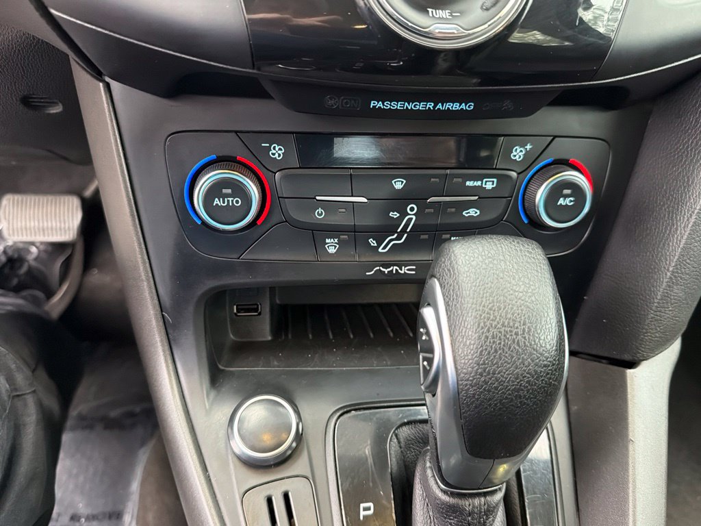 Used 2017 Ford Focus SEL FWD image 16
