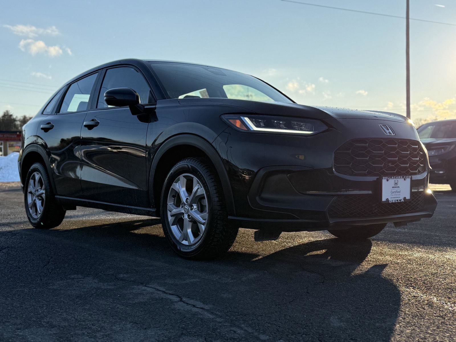 Used 2023 Honda HR-V LX image 3