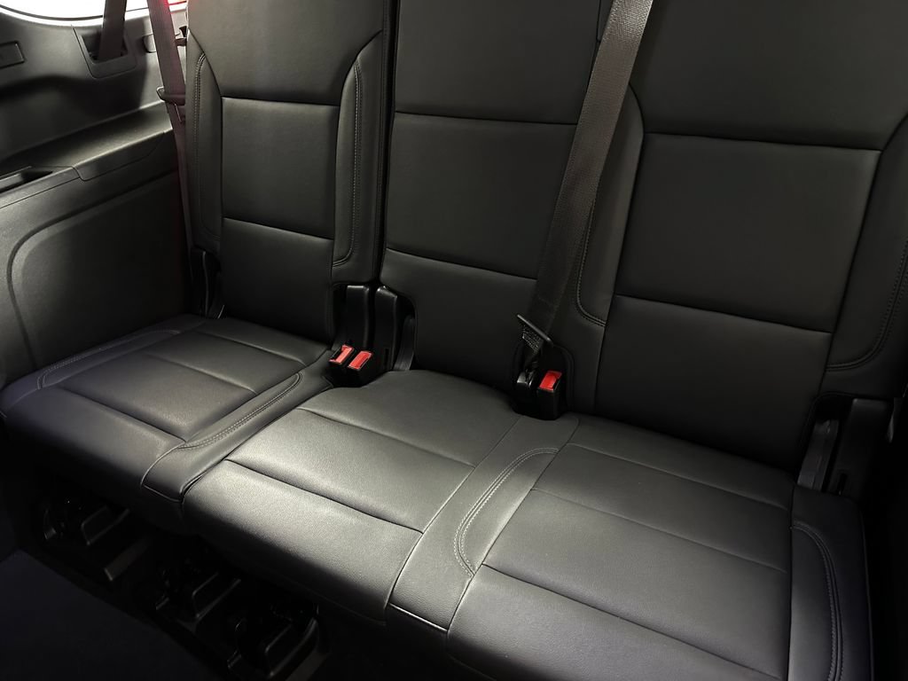 Used 2023 Chevrolet Suburban Z71 w/ Luxury Package AWD/4WD image 28