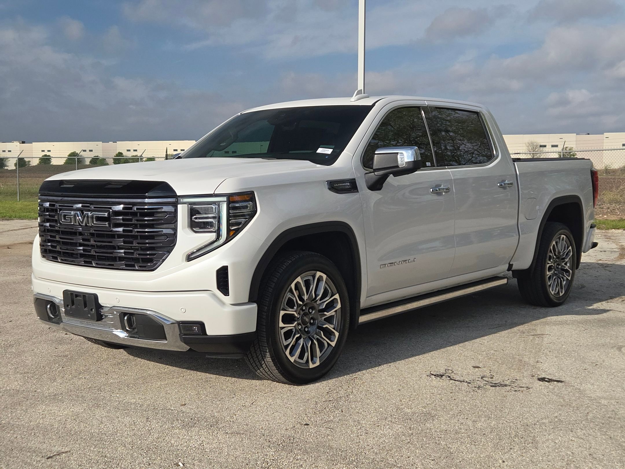 Used 2025 GMC Sierra 1500 Denali Ultimate image 7