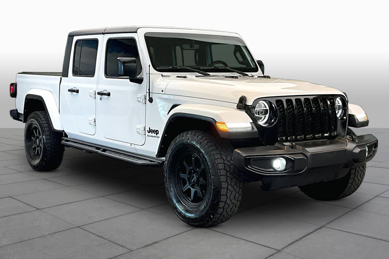Used 2022 Jeep Gladiator Sport AWD/4WD image 3