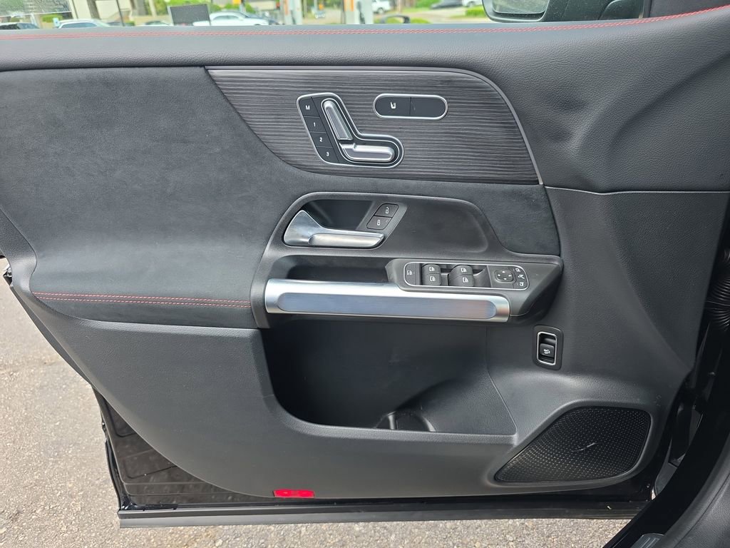 Certified 2026 Mercedes-Benz GLB 250 4MATIC image 19