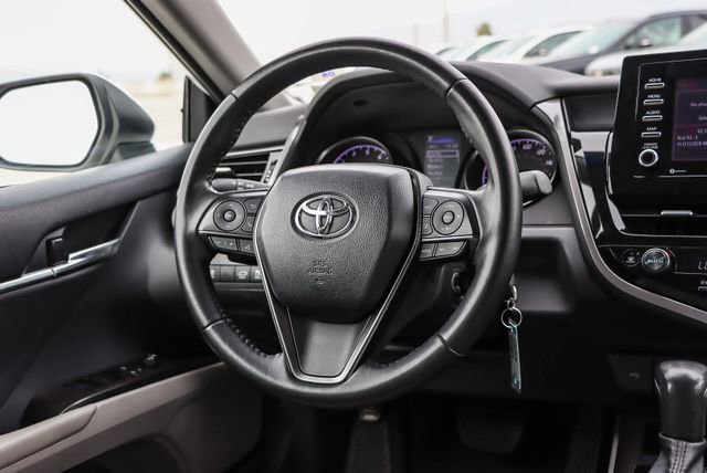 Used 2023 Toyota Camry SE image 16