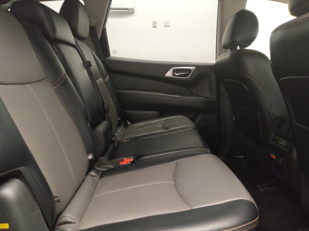 Used 2019 Nissan Pathfinder SL AWD/4WD image 19