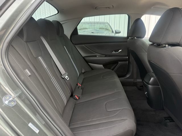 Used 2025 Hyundai Elantra Hybrid FWD image 30