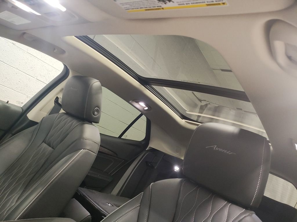 Used 2021 Buick Envision Avenir image 25