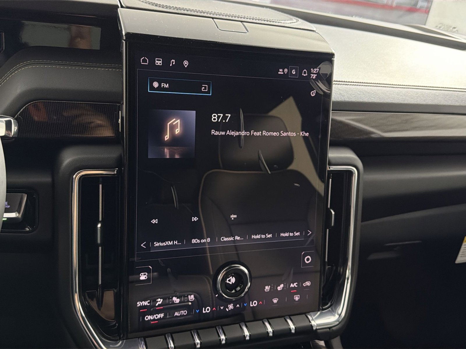 New 2026 GMC Yukon Elevation w/ Elevation Premium Package AWD/4WD image 11