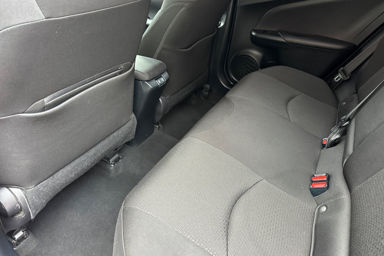 Used 2019 Toyota Prius LE w/ Carpet Mat Package FWD image 12