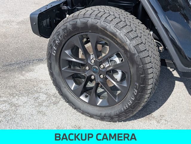 Used 2025 Jeep Wrangler Unlimited Sahara image 11