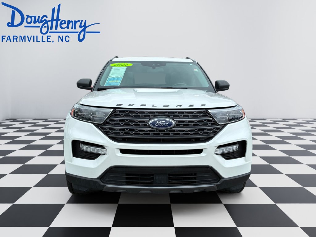 Used 2021 Ford Explorer XLT w/ Equipment Group 202A AWD/4WD image 8