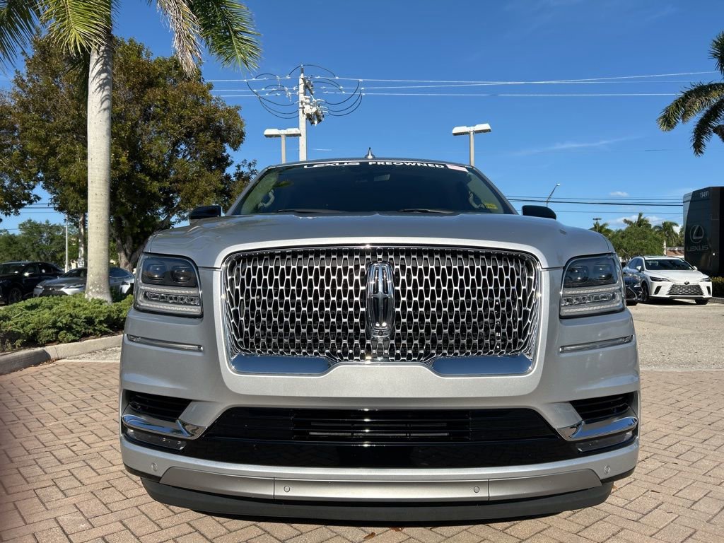 Used 2018 Lincoln Navigator Select image 9