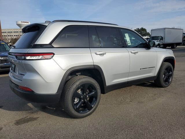New 2025 Jeep Grand Cherokee Limited w/ Black Appearance Package image 6
