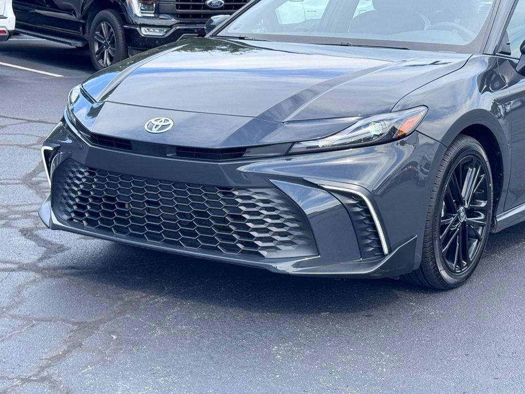 Used 2025 Toyota Camry SE w/ Convenience Package FWD image 30