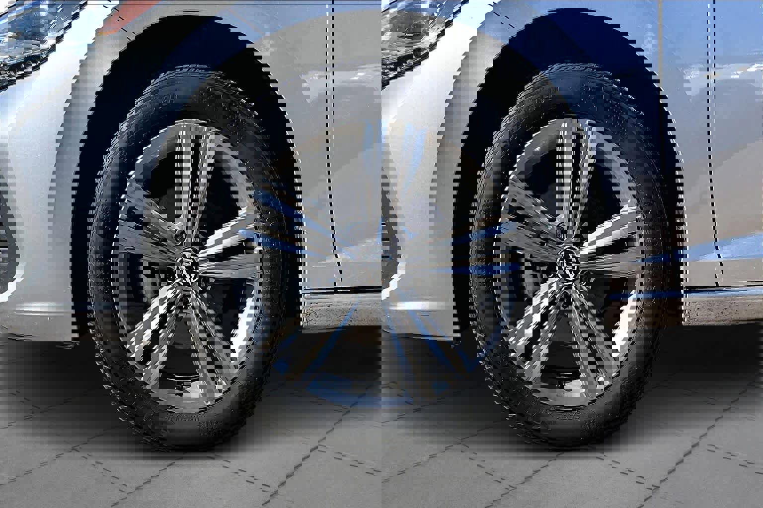 Used 2024 Volkswagen Jetta SE image 10