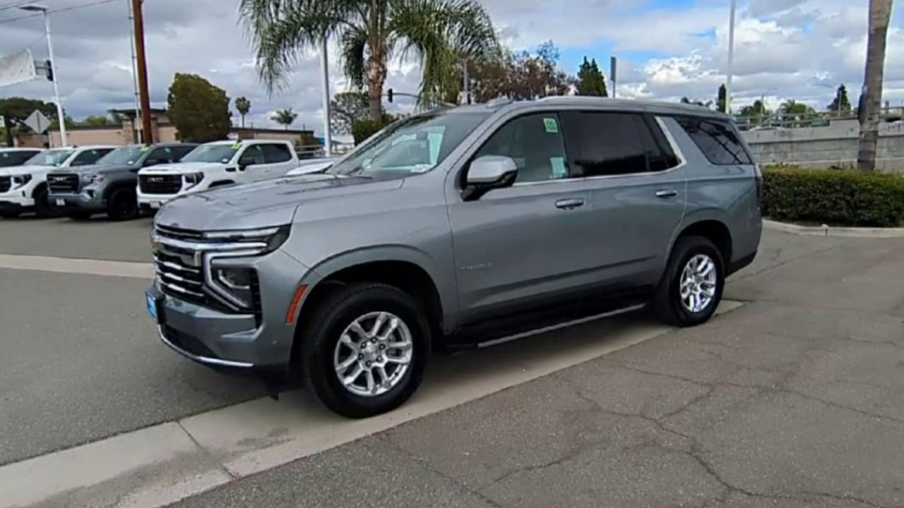 Certified 2025 Chevrolet Tahoe LT AWD/4WD image 4