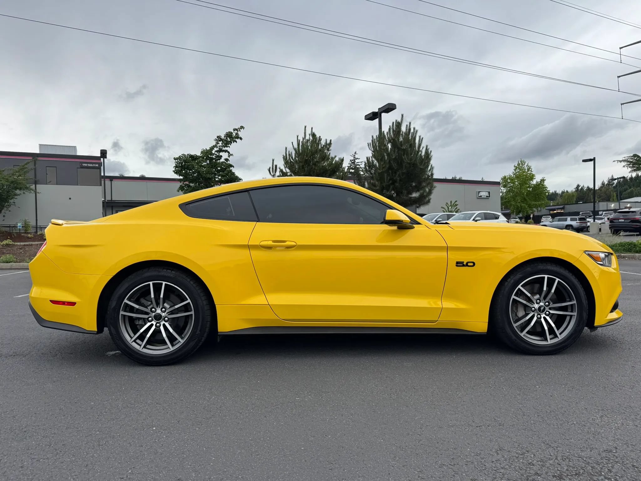 Used 2017 Ford Mustang GT Premium w/ Enhanced Security Package RWD image 11