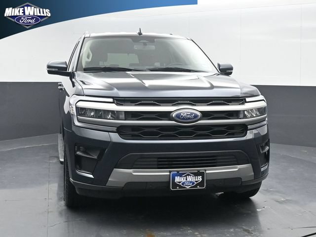 Used 2023 Ford Expedition XLT RWD image 2
