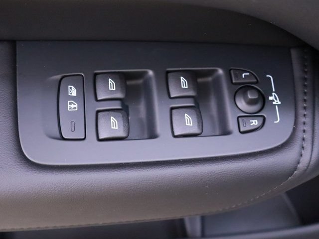 Used 2024 Volvo XC60 T8 Plus w/ Climate Package AWD/4WD image 11