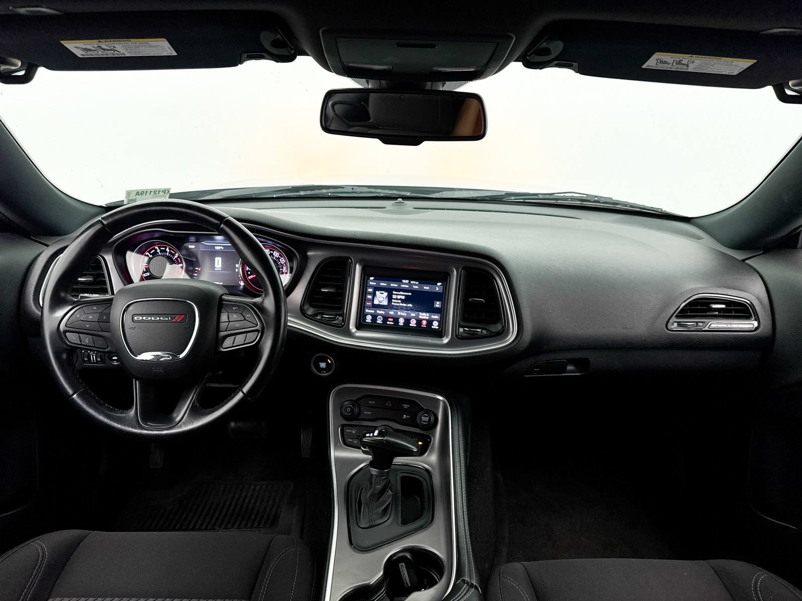 Used 2022 Dodge Challenger SXT RWD image 19