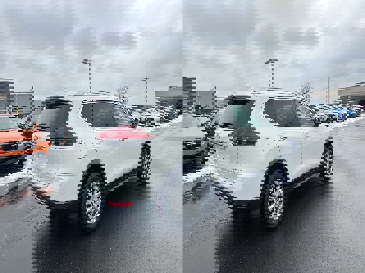 Used 2018 Nissan Rogue SV image 13