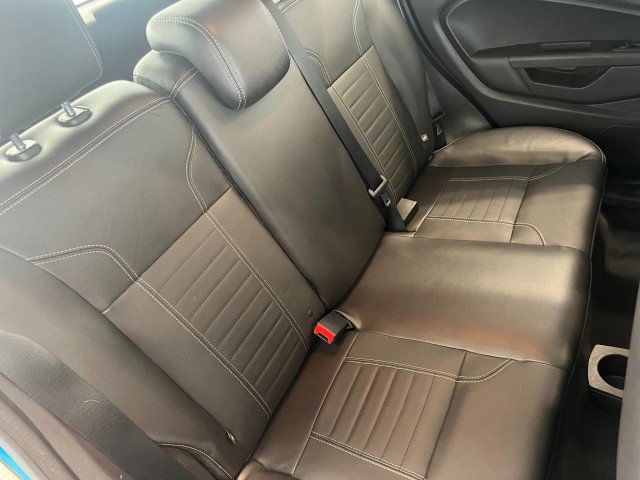 Used 2014 Ford Fiesta Titanium image 35