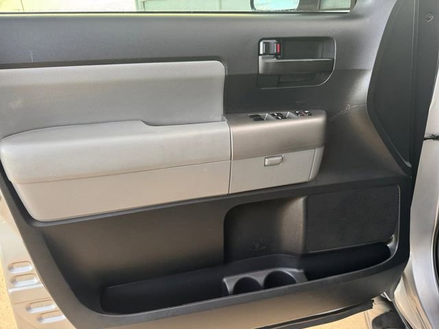 Used 2017 Toyota Sequoia SR5 w/ Premium Package RWD image 4