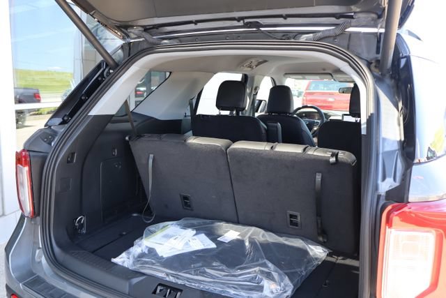 Certified 2024 Ford Explorer XLT w/ Equipment Group 202A AWD/4WD image 31