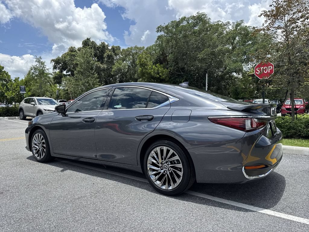 Used 2024 Lexus ES 300h Ultra Luxury w/ Accessory Package (Z2) FWD image 26