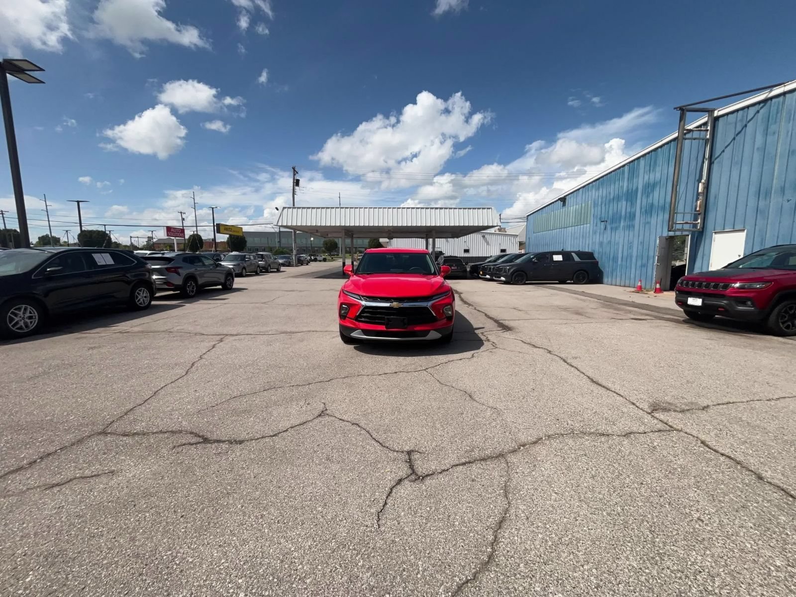 Used 2025 Chevrolet Blazer LT FWD image 16