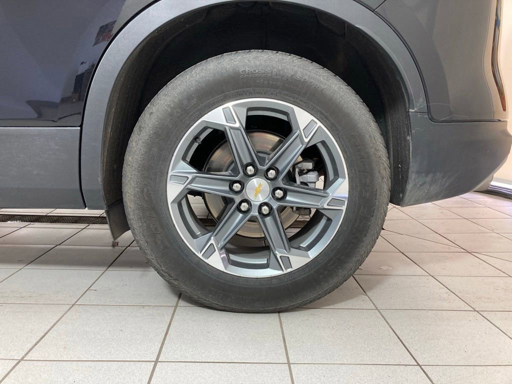 Used 2025 Chevrolet Blazer LT AWD/4WD image 25