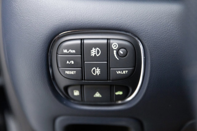 Used 2009 Jaguar XJ Vanden Plas Super V8 Portfolio image 65