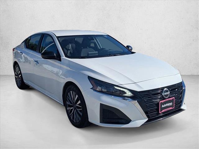 Used 2025 Nissan Altima 2.5 SV image 3