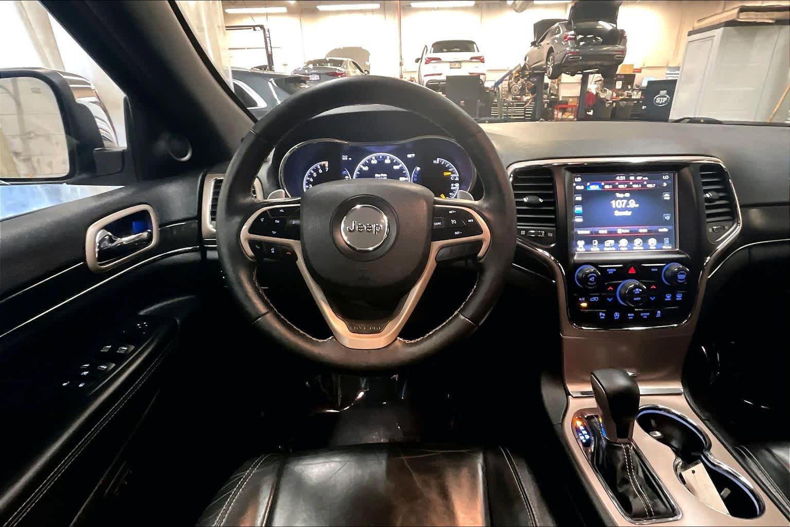 Used 2017 Jeep Grand Cherokee Limited AWD/4WD image 6