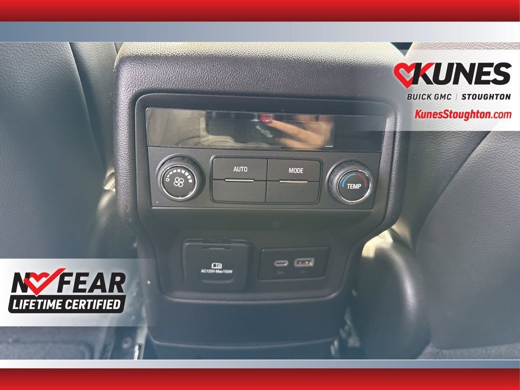 Used 2023 GMC Acadia SLT image 42