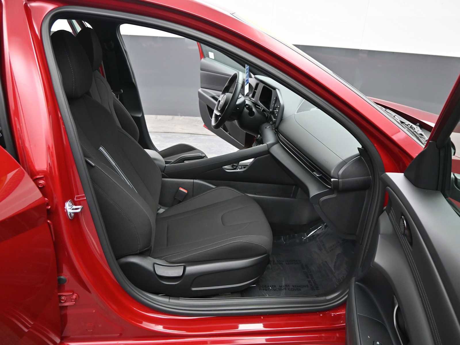 Certified 2025 Hyundai Elantra Sport image 15