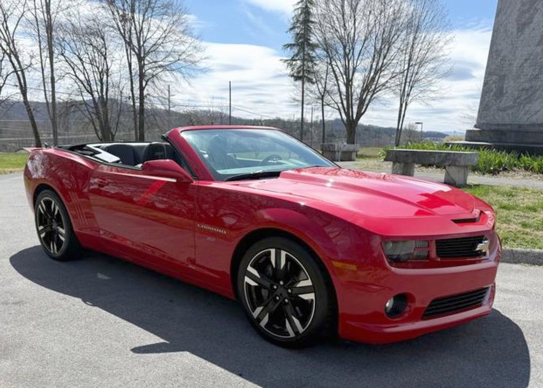 Used 2011 Chevrolet Camaro SS w/ RS Package image 3