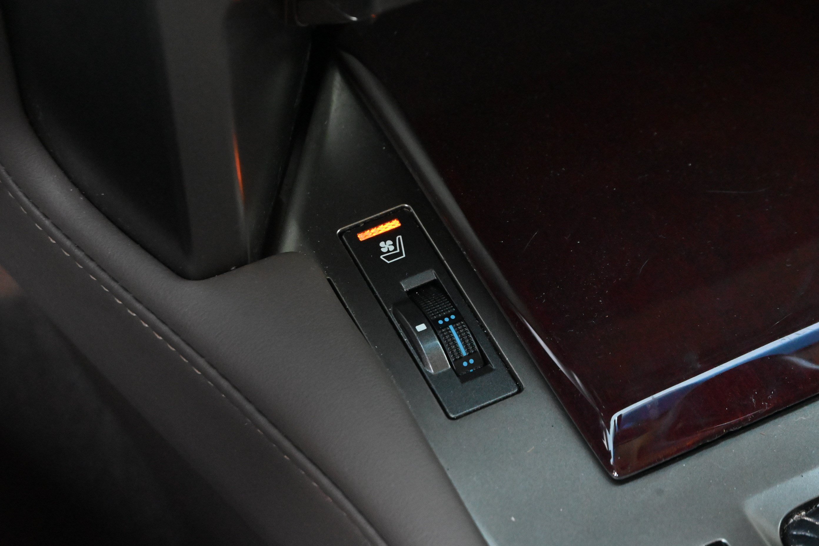 Used 2019 Lexus GX 460 Premium AWD/4WD image 23