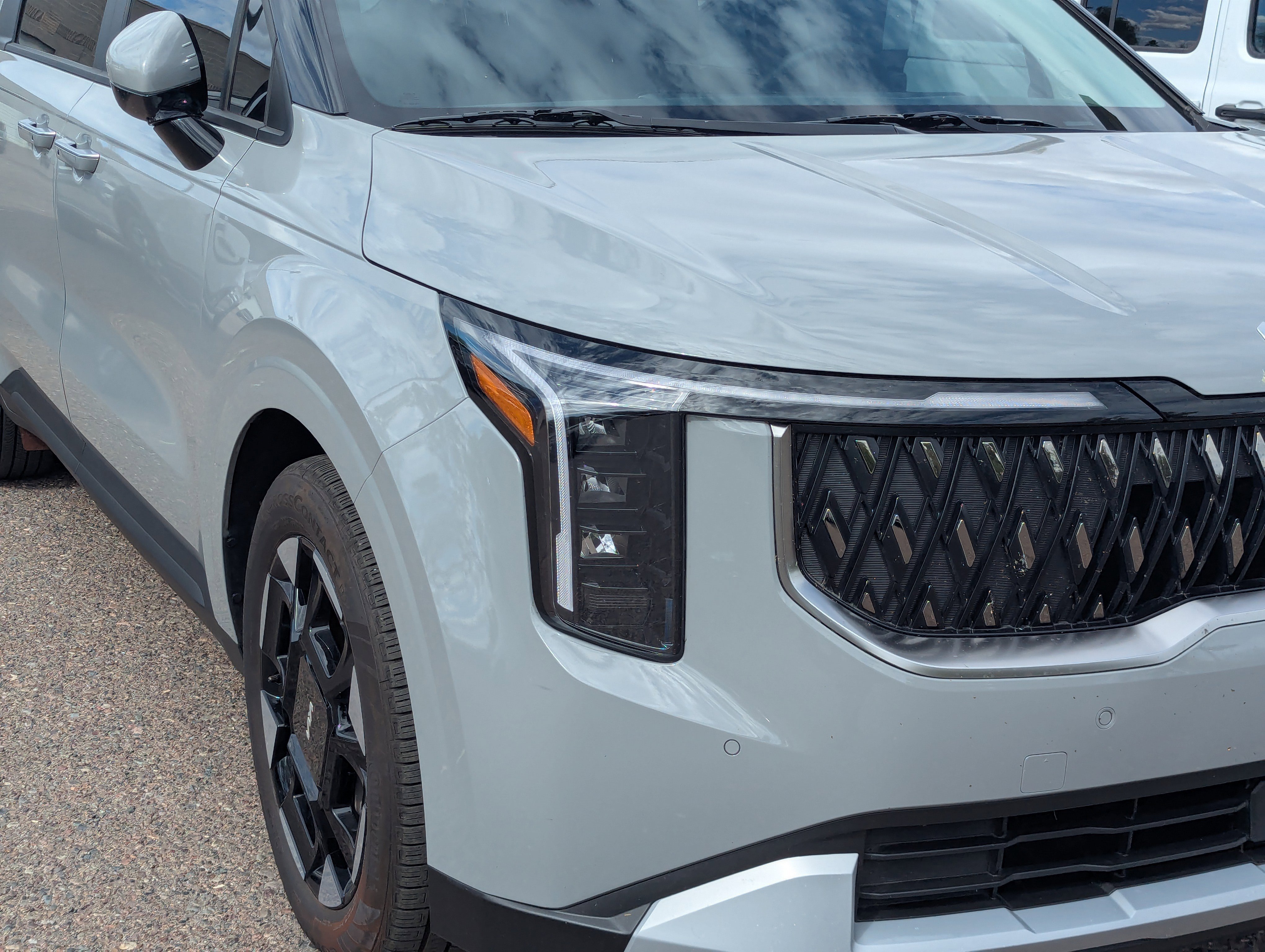 Certified 2025 Kia Carnival EX image 6