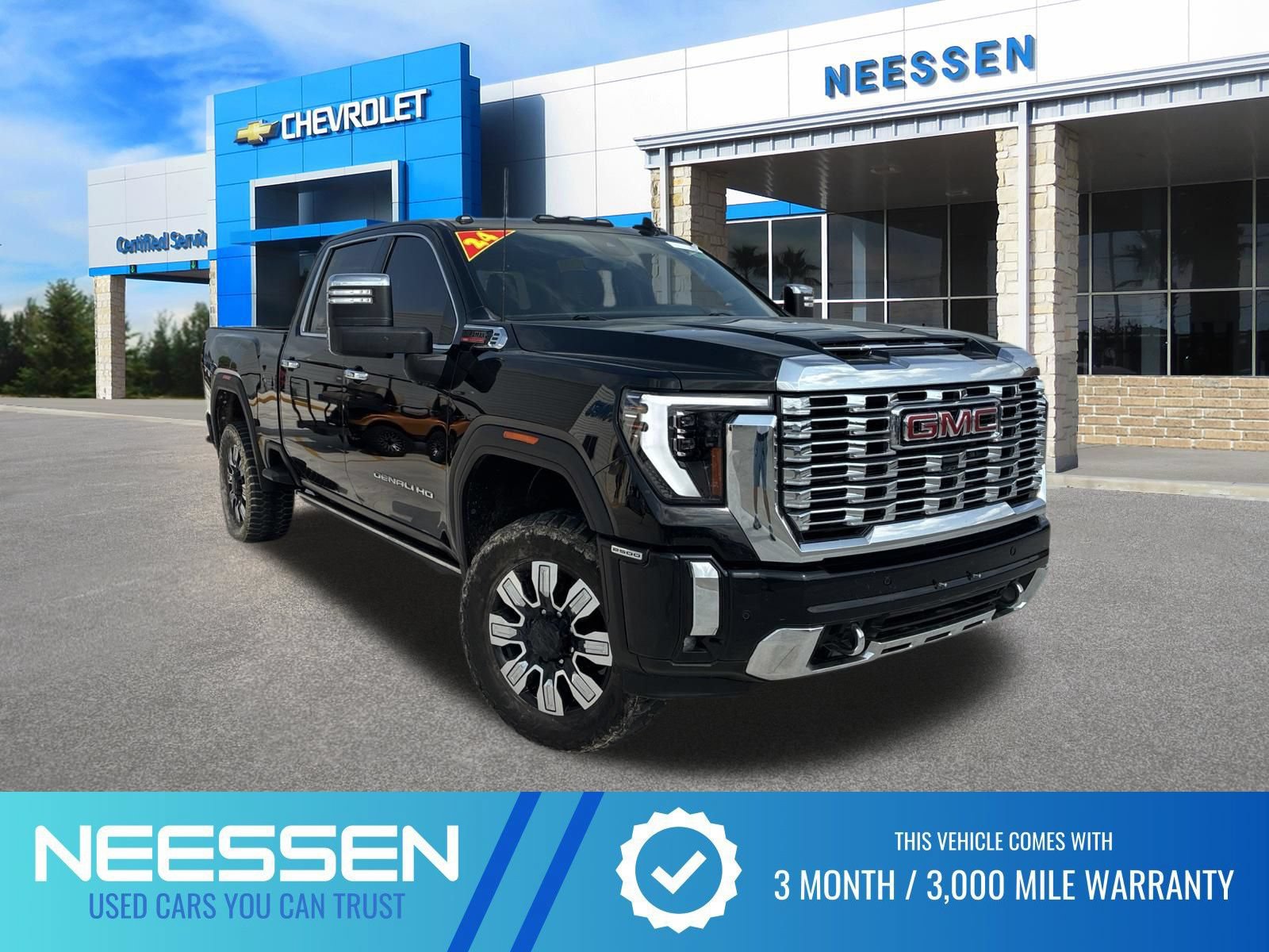 Used 2024 GMC Sierra 2500 Denali w/ Denali Reserve Package AWD/4WD image 1