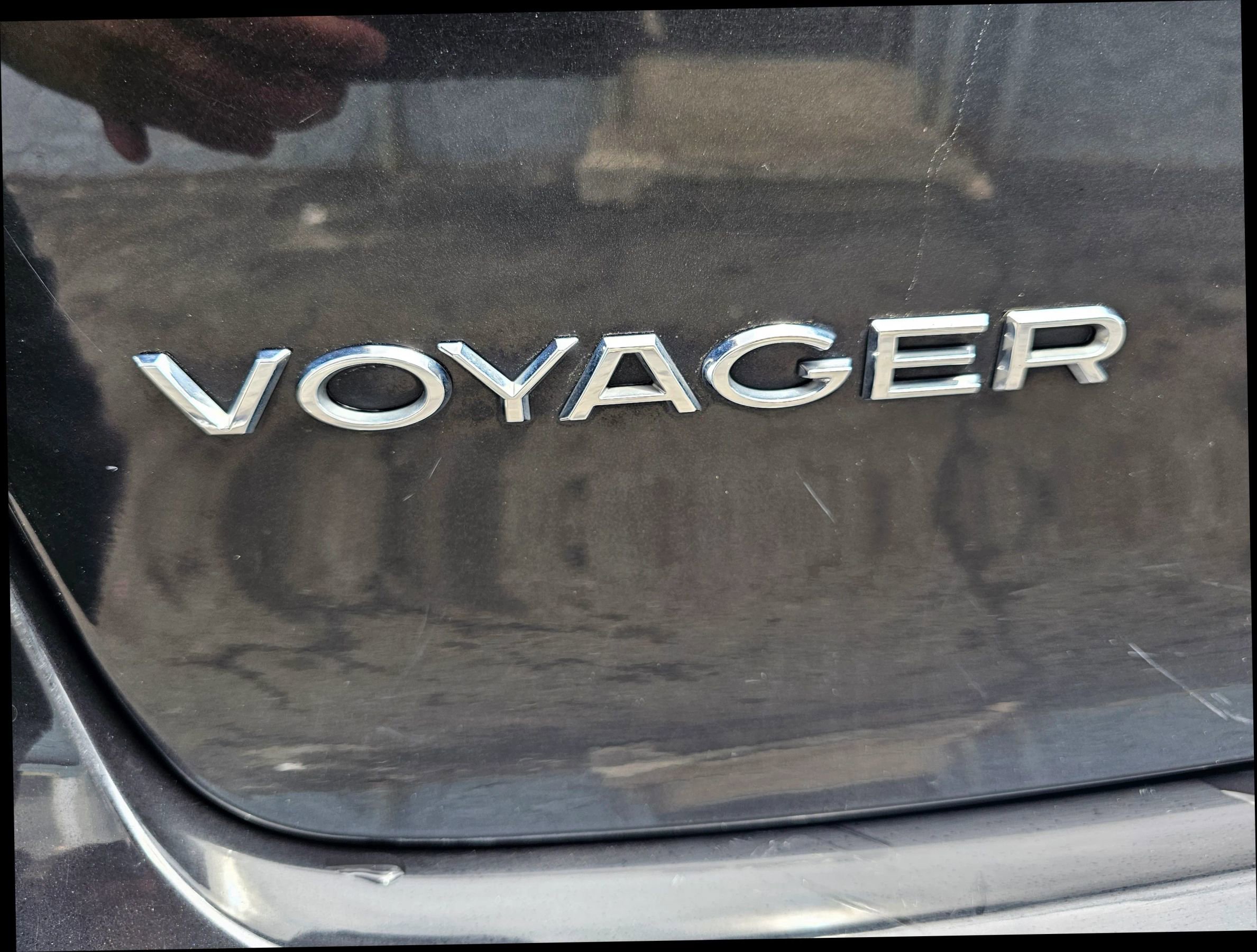 Used 2022 Chrysler Voyager LX FWD image 31