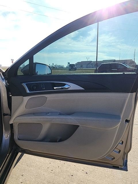 Used 2020 Lincoln MKZ Reserve w/ Elements Package image 40