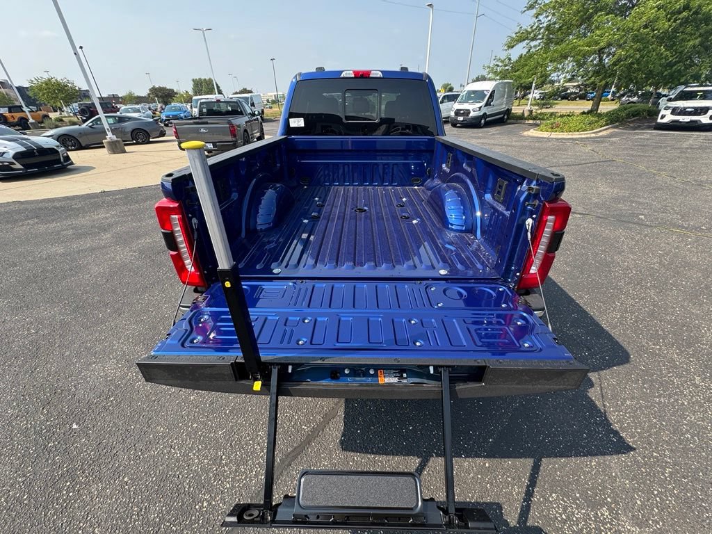 New 2026 Ford F350 XLT w/ XLT Premium Package AWD/4WD image 18