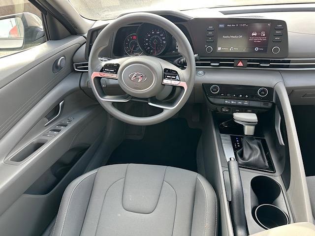 Used 2023 Hyundai Elantra SEL w/ Cargo Package image 21